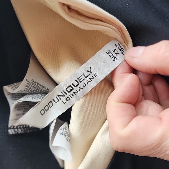 Lorna Jane Cropped Cut Up Knee Leggings Women's Size X-Small - Picture 6 of 13